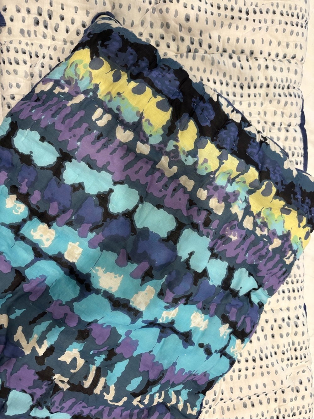 Gila King Quilt with Coordinating Shams - Picture 4 of 4